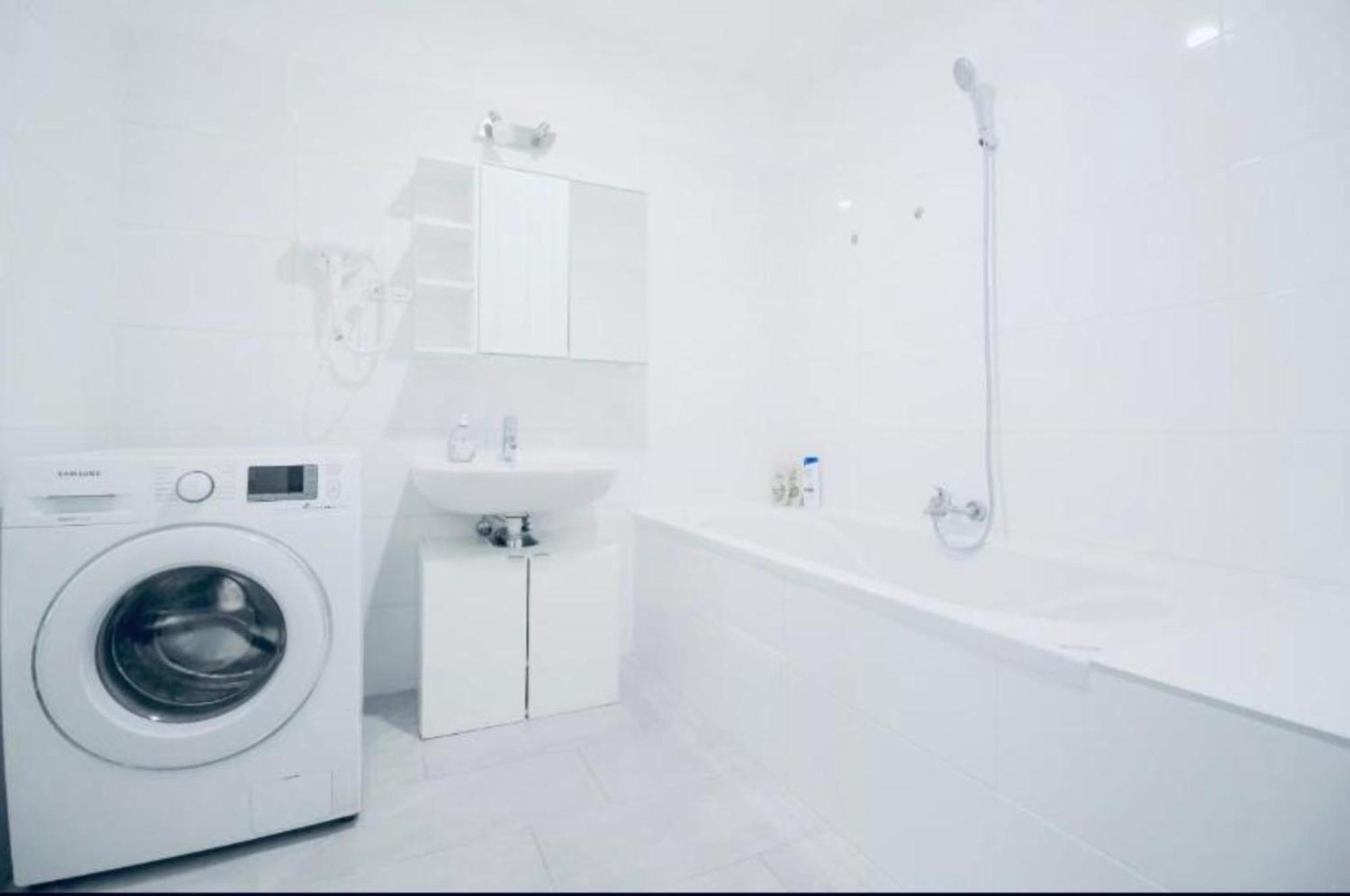 Central 4br Shared With Terrace 10-min Walk To Augarten Appartement *
